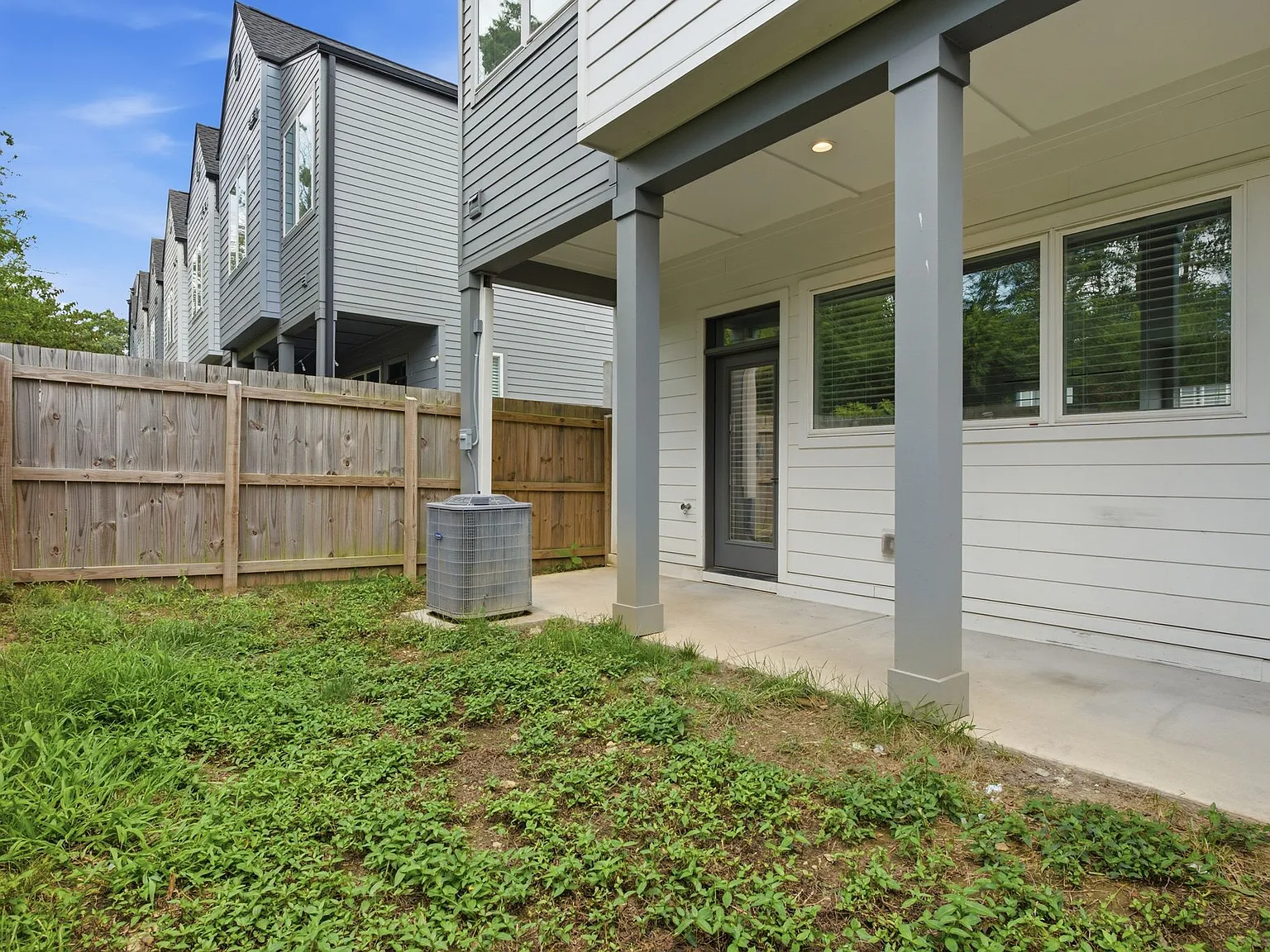 3 bed, 2.5 bath, 1470 sqft, $2,395 — Photo 3