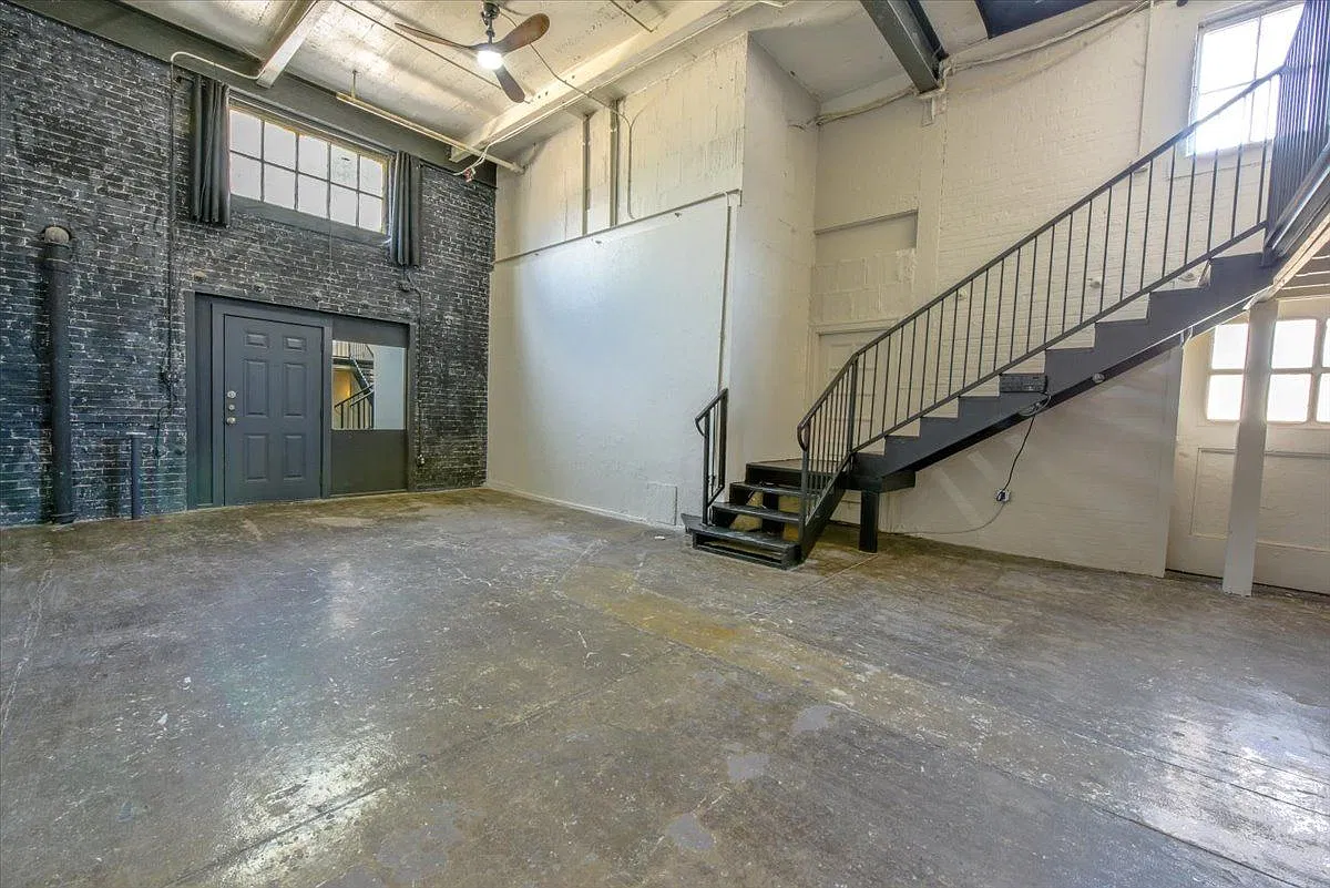 Harwood Lofts — Photo 4