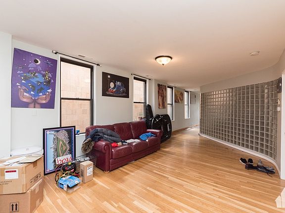 3rd image of 2308 N Greenview Ave #2B