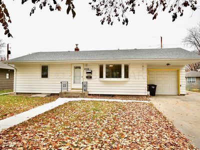 2209 10th St N, Fargo, ND, 58102
