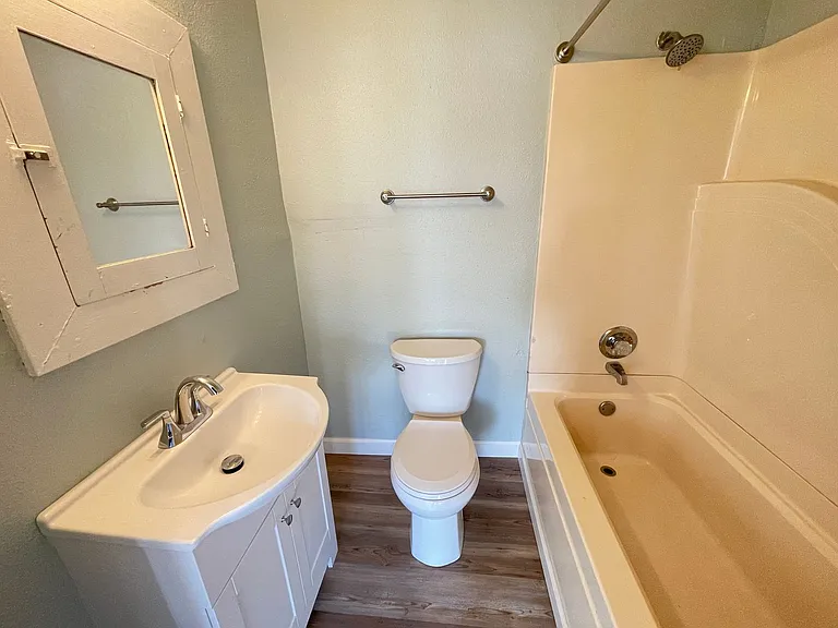 337 E Church St — Photo 10