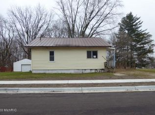 650 Spring St, Three Rivers, MI 49093