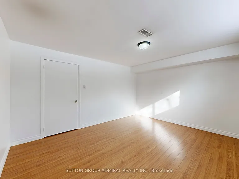 129 Crestwood Rd #BASEMENT — Photo 15