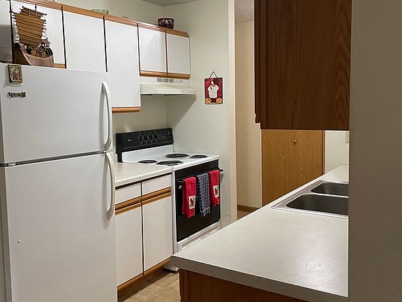 Kitchen with dishwasher