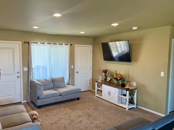 216 E Montmorency Blvd