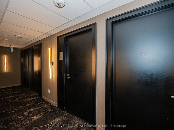 5th image of 31 Tippett Rd #821