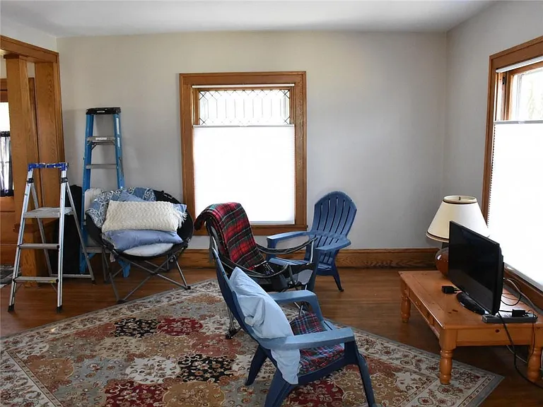 685 Pine St — Photo 3