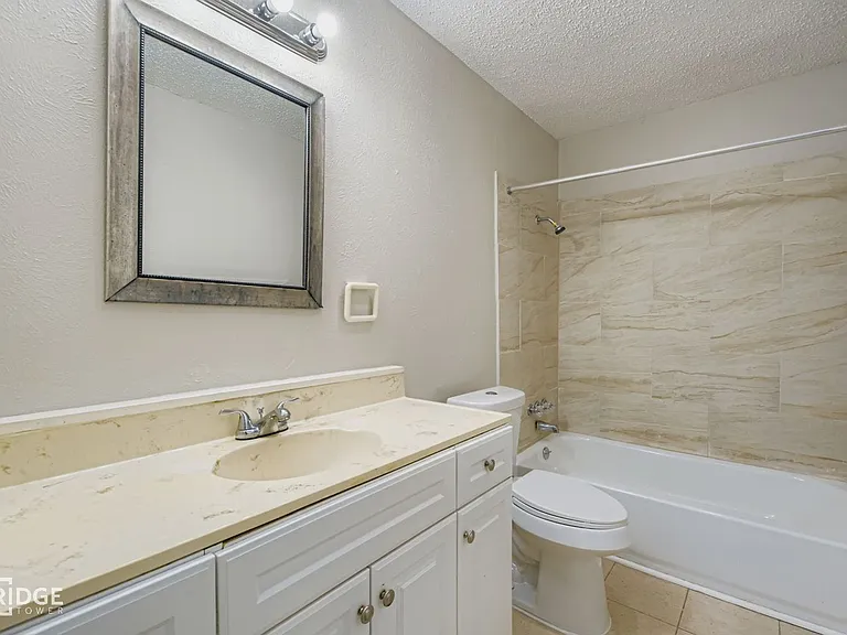 9117 Fairmont Cir — Photo 17