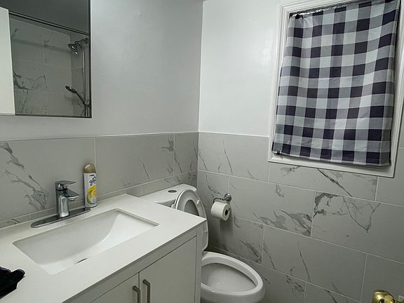 3rd image of 1208 Morris St #1