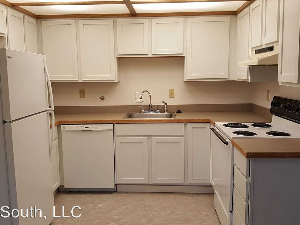 1st image of 522 7th St NE