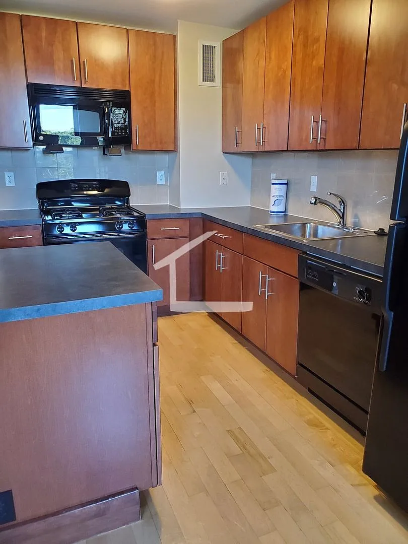 Great 2-Beds Available in Brighton; Heat/Hot Water Inc — Photo 4