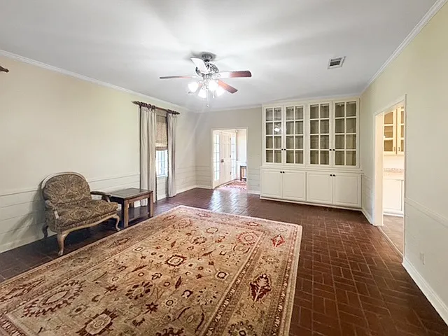 5 bed, 4.5 bath, 3221 sqft, $3,850 — Photo 3