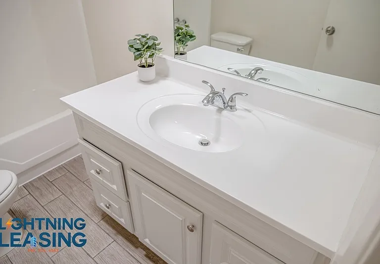 915 N Wilton Pl #309 — Photo 10
