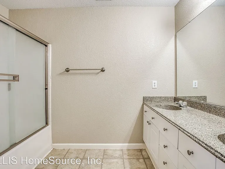 1512 Park Lane Dr — Photo 11