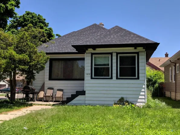 2878 N 39th St, Milwaukee, WI 53210