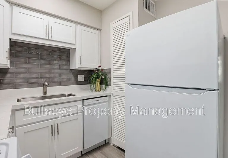 1721 E Moreland St #2 — Photo 11