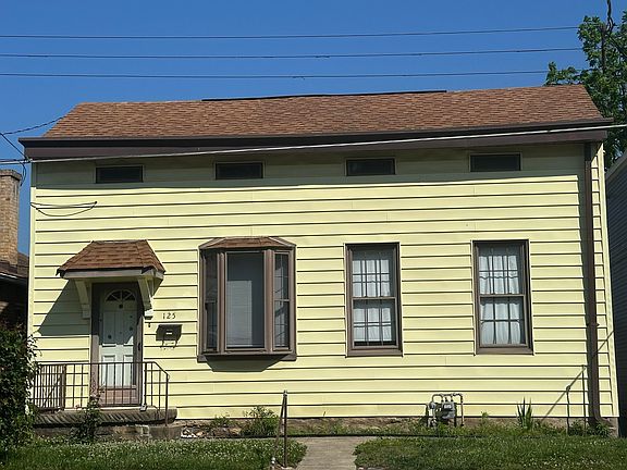 2nd image of 125 8th Ave