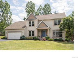 275 Curley Dr, Orchard Park, NY 14127