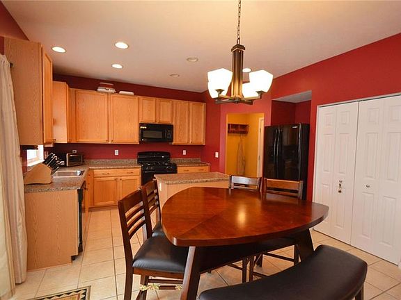 5th image of 3207 Peacock Cir