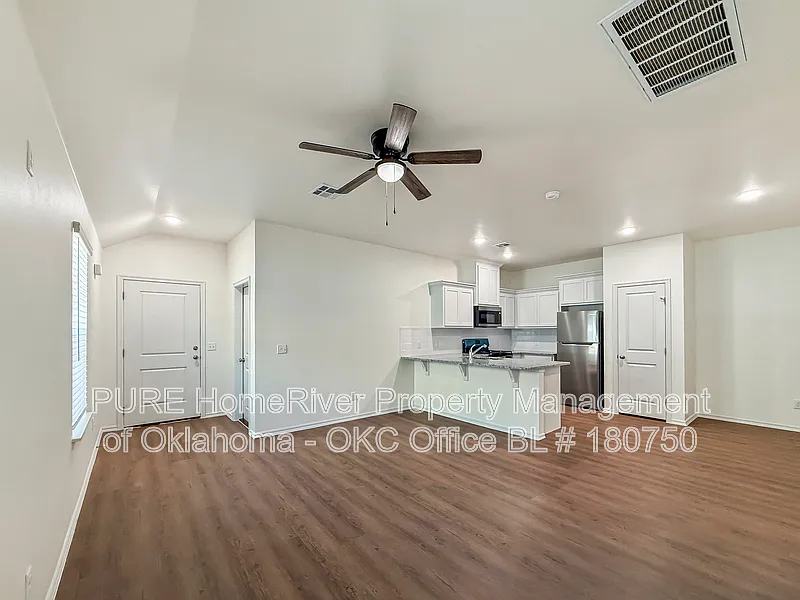 3 bed, 2.0 bath, 1250 sqft, $1,500 — Photo 3
