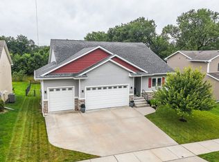 2402 E 47th St, Des Moines, IA 50317