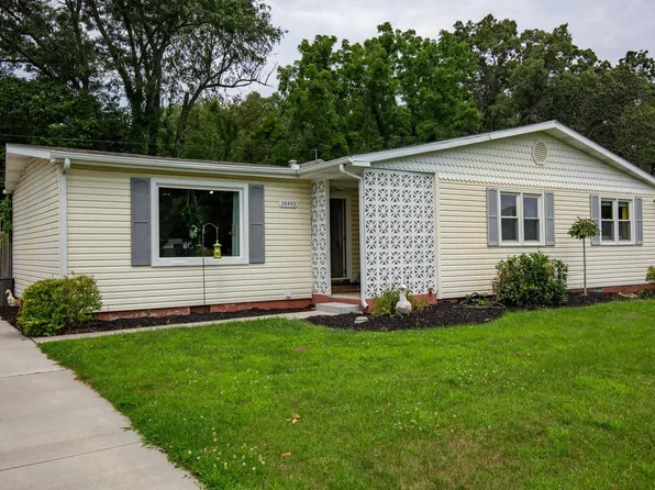 56445 Westlea Dr, South Bend, IN 46619