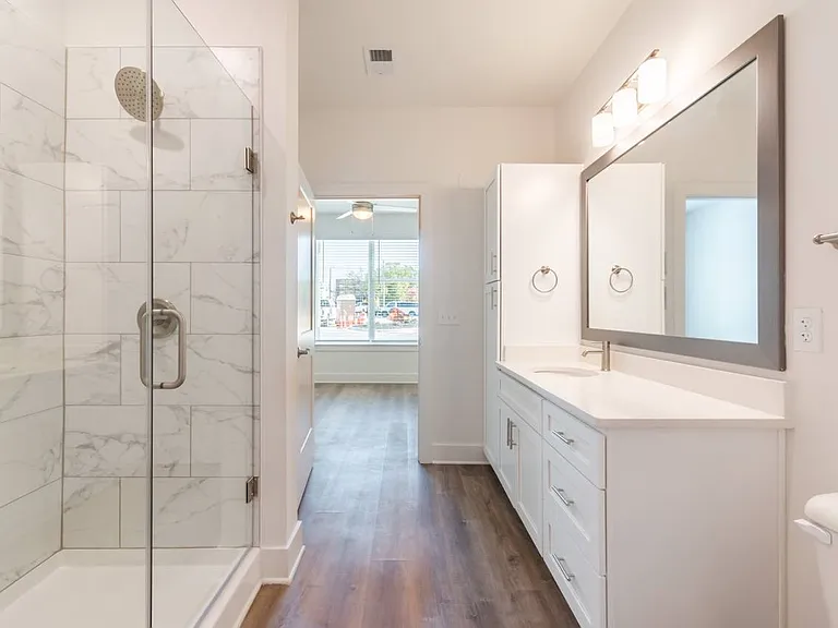 Spring Street Apartments — Photo 30