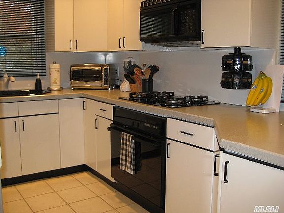 5th image of 2739 Orchard St