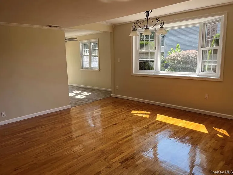 1539 Park Ave — Photo 4