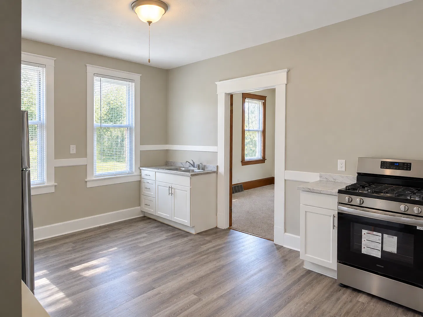 2 bed, 1500 sqft, $1,000 — Photo 2