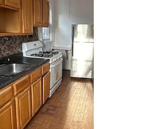 2nd image of 11097 85th Ave Floor 2