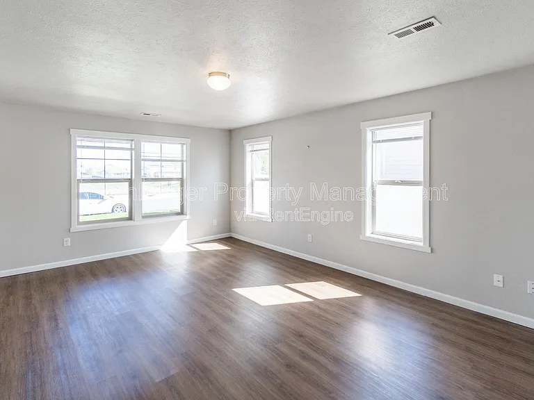 9105 W Red St — Photo 7