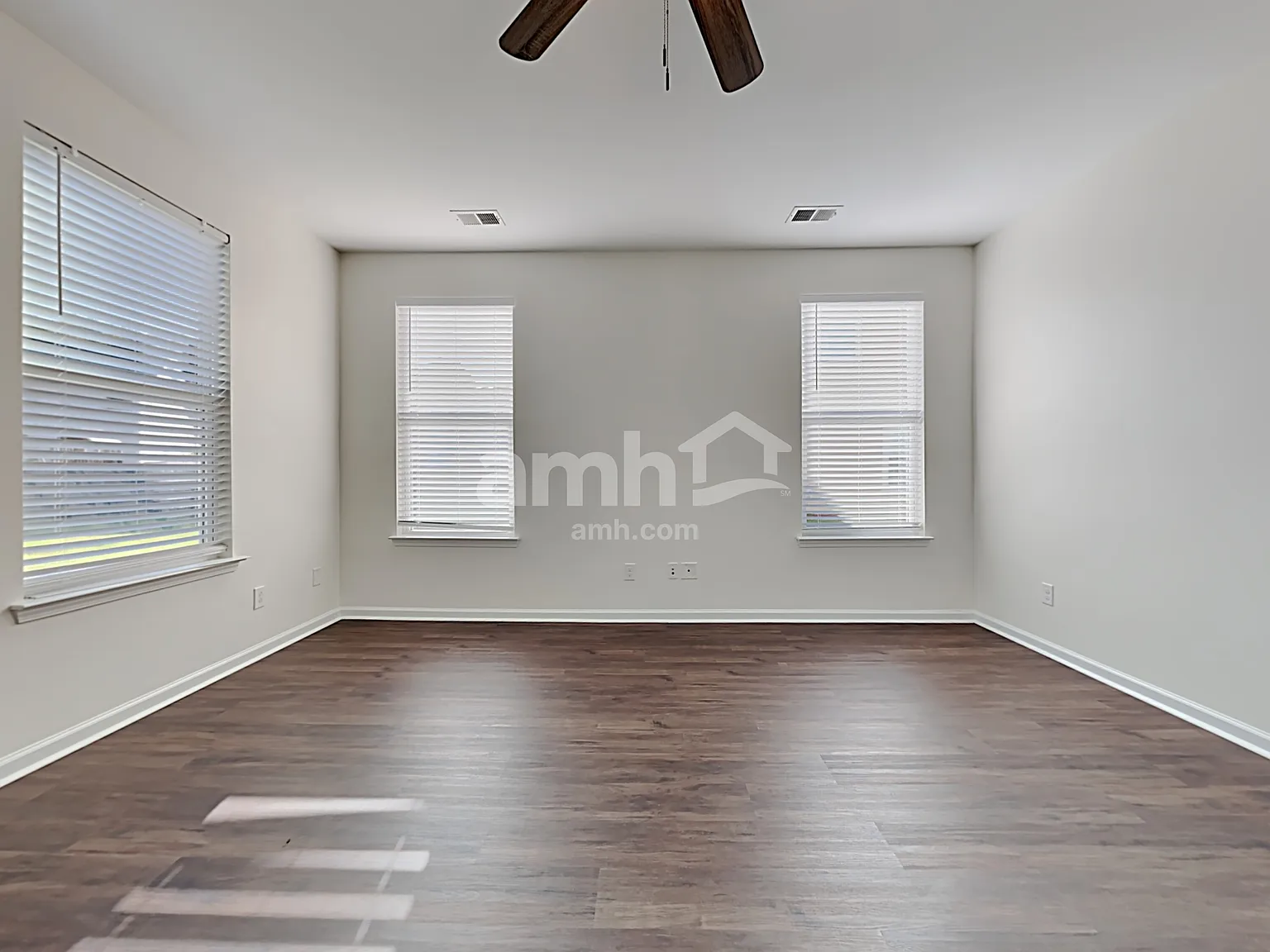 4 bed, 2.5 bath, 2130 sqft, $2,515 — Photo 4