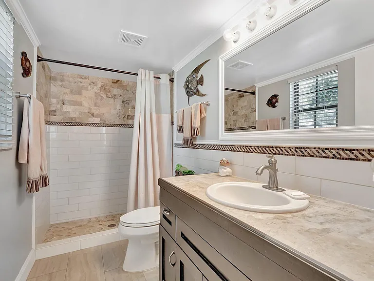 701 Avenue L — Photo 13