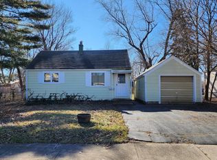3 Franklin St, Porter, IN 46304