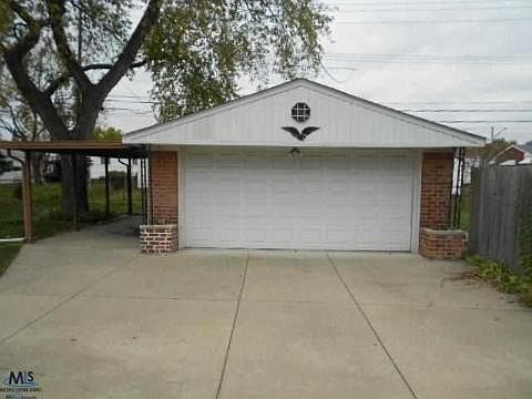 3rd image of 25147 Marilyn Ave