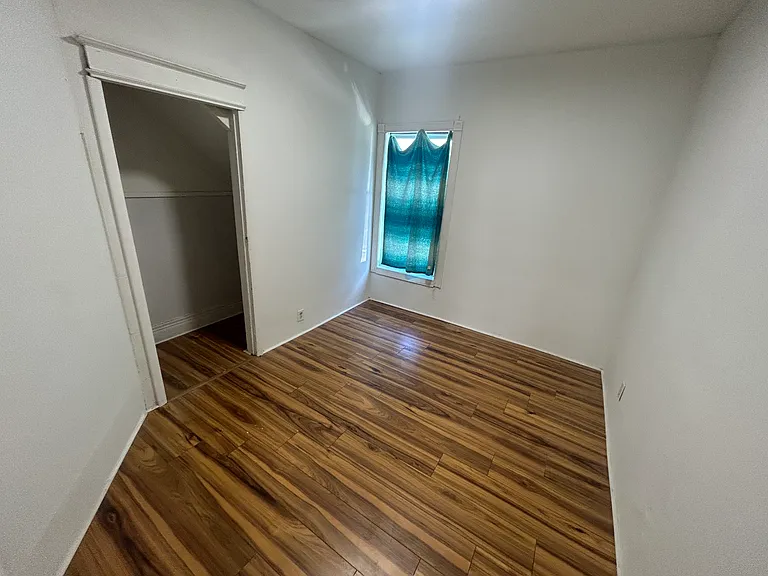 588-590 N Goodman St #1 — Photo 9
