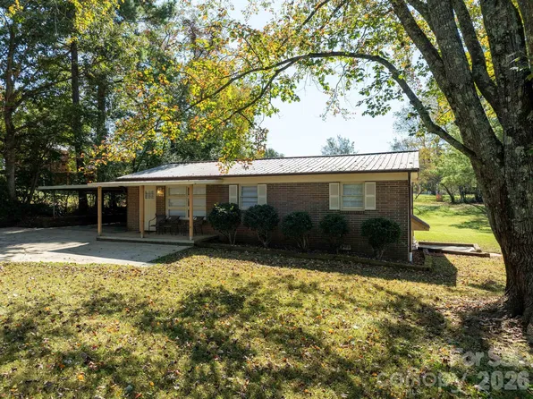 2359 Allendale Cir, Lenoir, NC 28645
