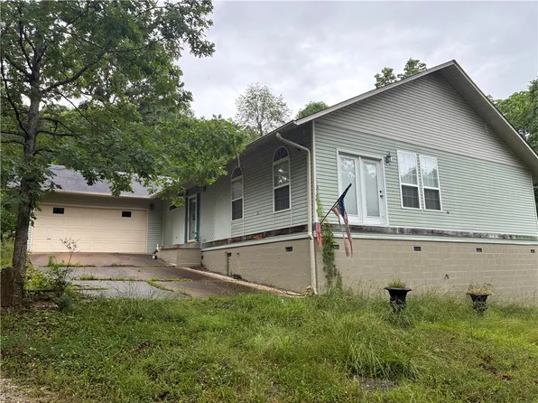 524 Madison St #1210, Huntsville, AR 72740