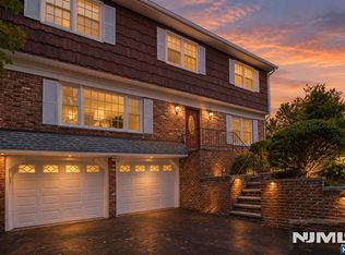 42 Collins Avenue, Ramsey, NJ 07446