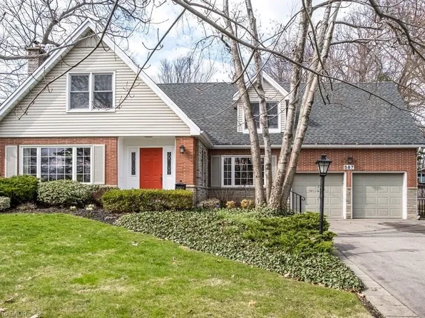 587 Sharalin Ct, Burlington, ON L7T 2N7
