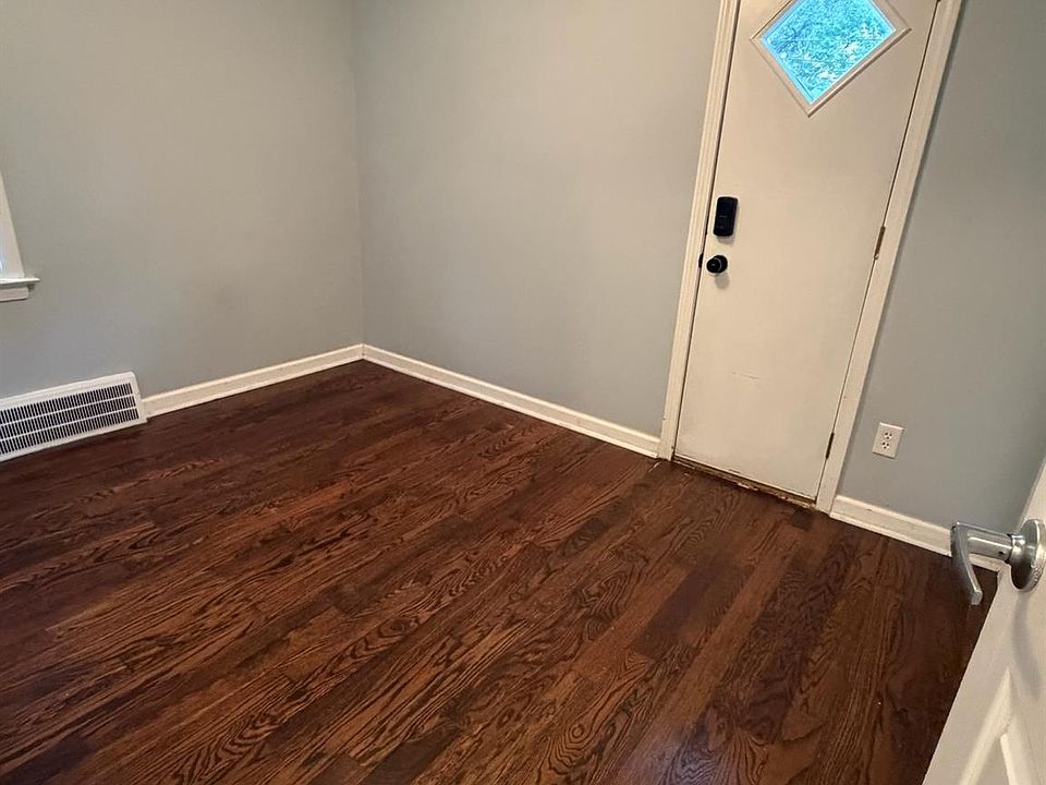 203 S Wilson Ave, photo 28