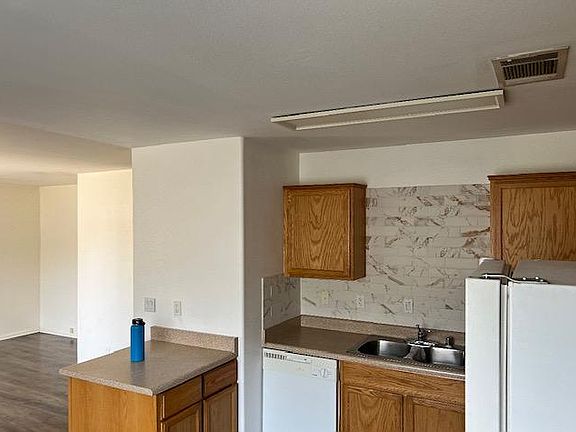5th image of 6333 Palo Verde Ave #B