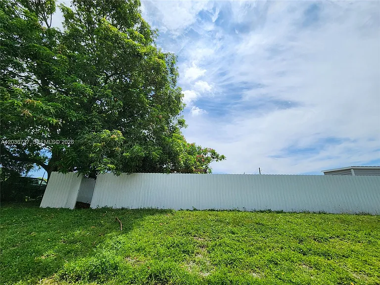 721 NW 33rd Ave — Photo 17