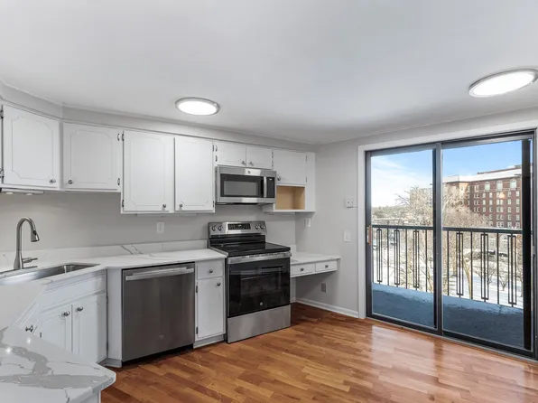 2950 Dean Pkwy APT 702, Minneapolis, MN 55416