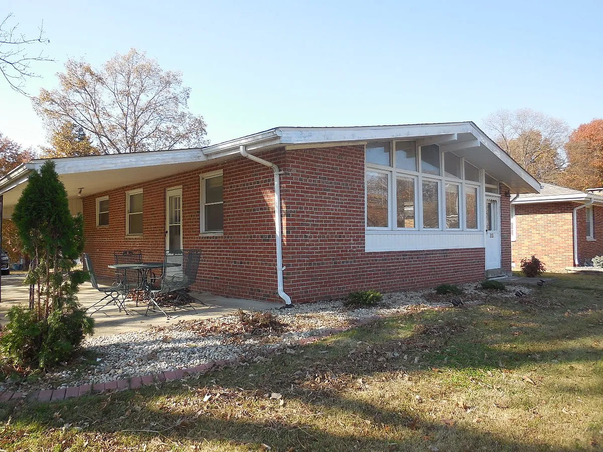 Building Photo - 813 Klein Ave