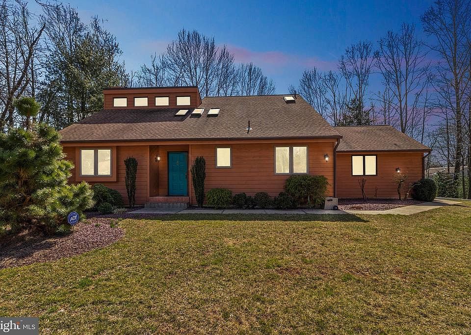 1st image of 1008 White Birch Dr