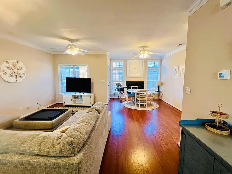 4724 Beach Bay Ct — Photo 7