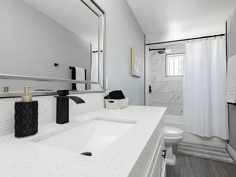 1634 Serenada Ave — Photo 3