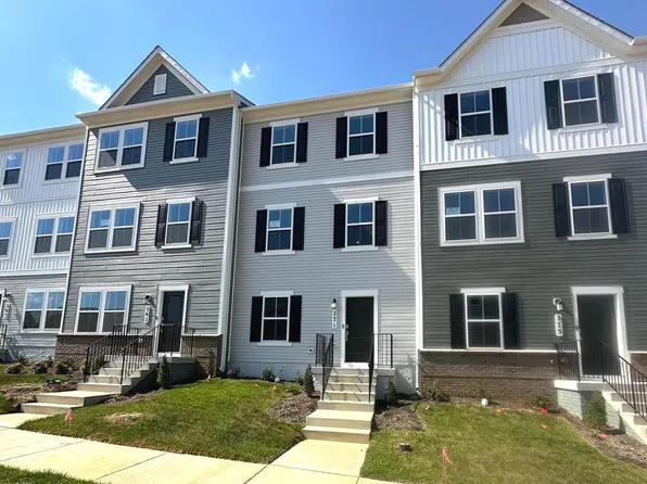 271 Swan Field Ave, Ranson, WV 25438